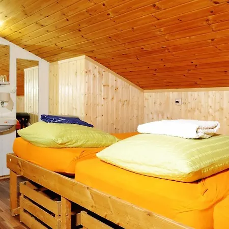 Backpacker Deluxe Capricorn Hostel